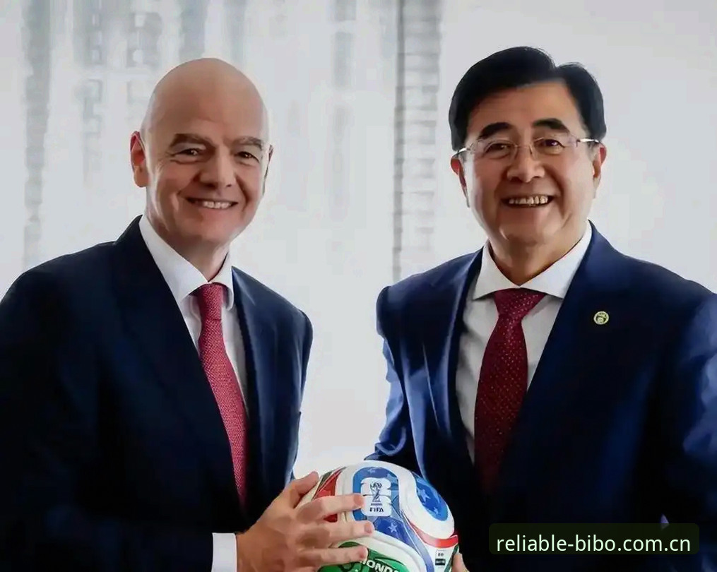 足球反腐的“终身禁足”与“五年禁令”对比：谁在挑战行业底线？